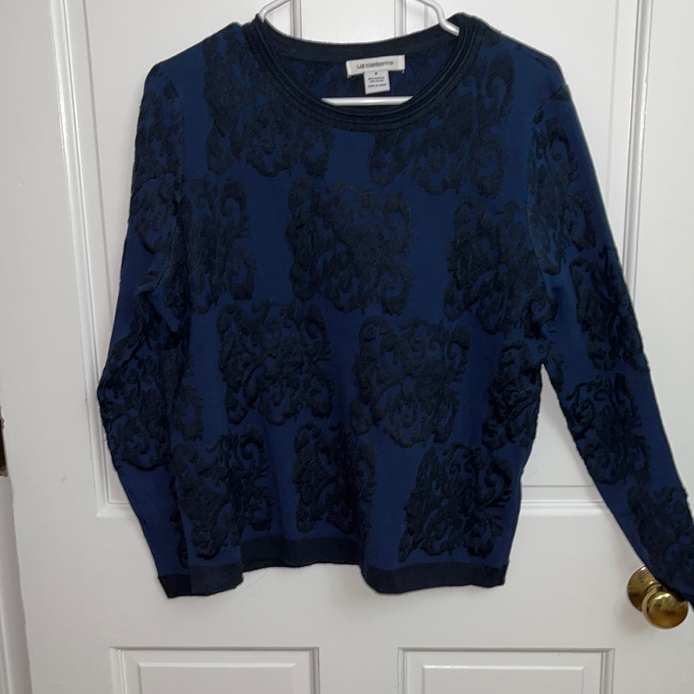 Cute patterned sweater!!